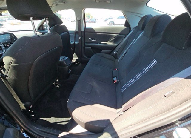 Used 2025 Hyundai Elantra Hybrid FWD image 13