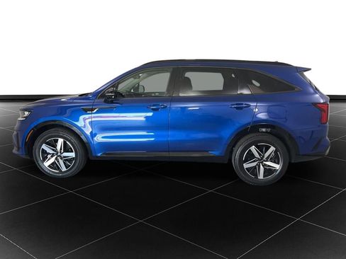 Used 2023 Kia Sorento EX w/ Panoramic Sunroof Package FWD image 2