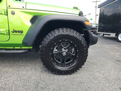 Used 2025 Jeep Wrangler Sport AWD/4WD image 11