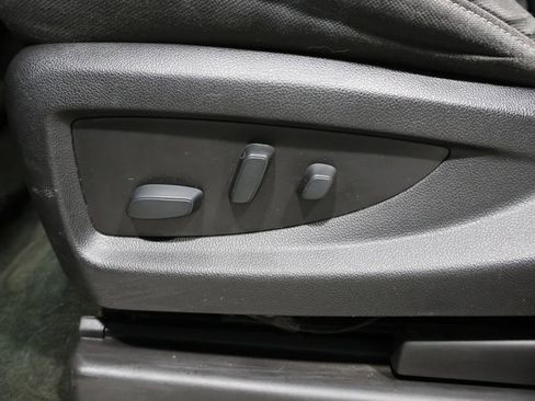 Used 2018 Chevrolet Suburban LS image 11