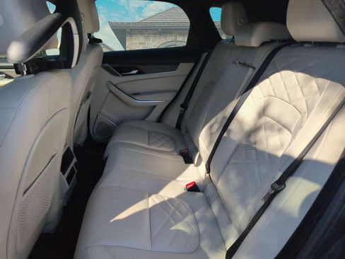 Used 2021 Jaguar F-PACE S image 15