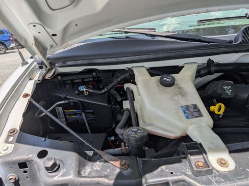 Used 2011 Chevrolet Express 2500 LS RWD image 22
