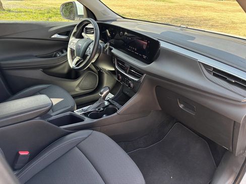 Used 2025 Buick Encore GX Preferred image 12