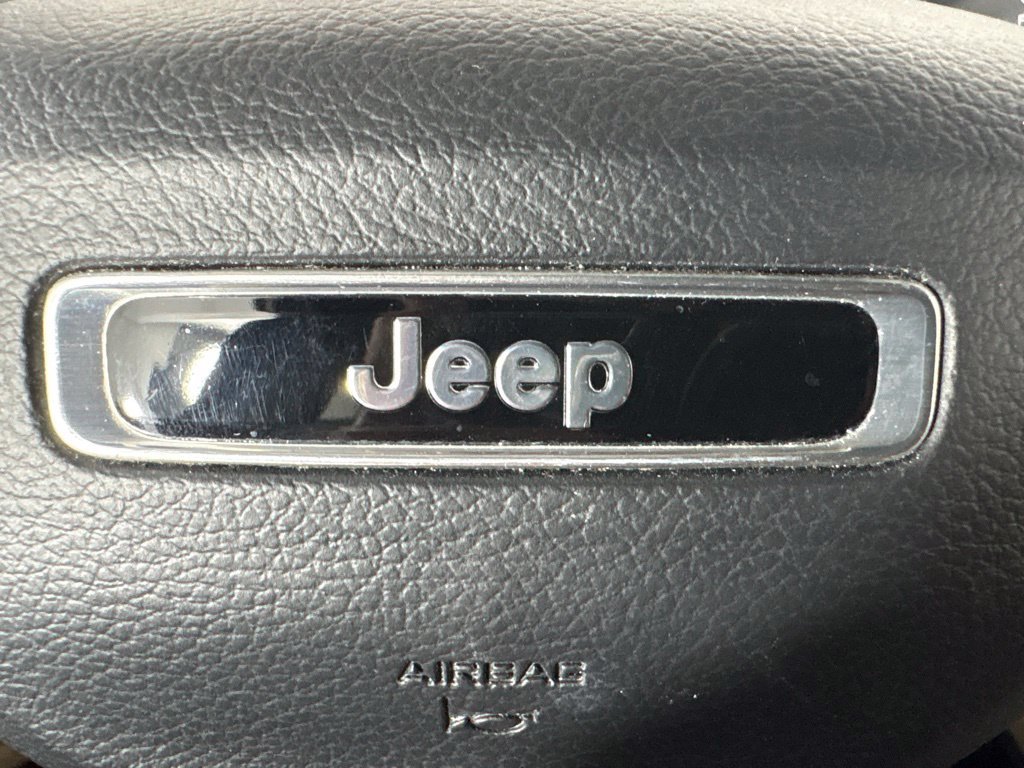 Used 2024 Jeep Grand Cherokee Limited RWD image 35