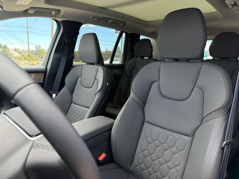 New 2026 Volvo XC90 T8 Plus w/ Protection Package Premier AWD/4WD image 19