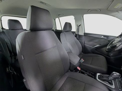Used 2015 Volkswagen Tiguan S image 24