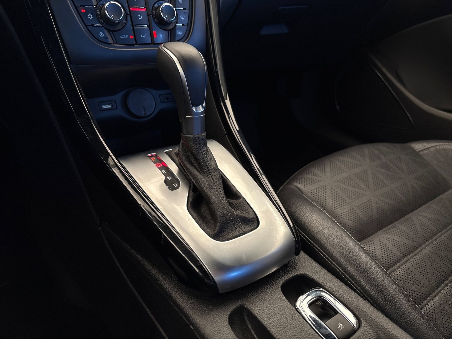 Used 2016 Buick Cascada Premium FWD image 27