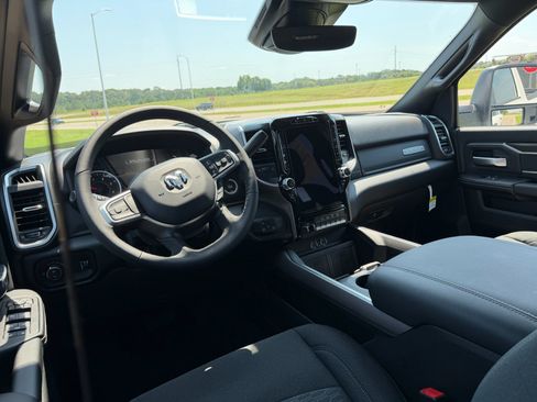New 2026 RAM 2500 Big Horn AWD/4WD image 18