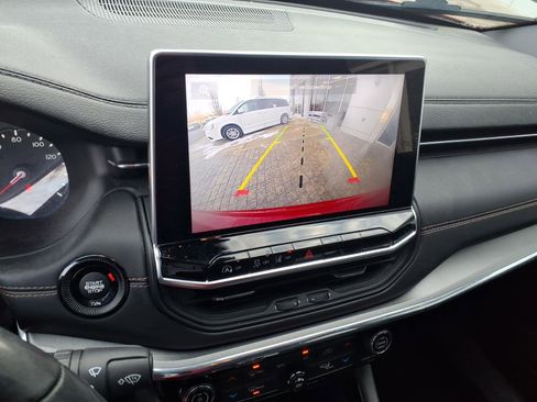 Used 2022 Jeep Compass Limited image 25