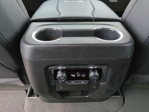 Used 2025 GMC Yukon XL Denali AWD/4WD image 23