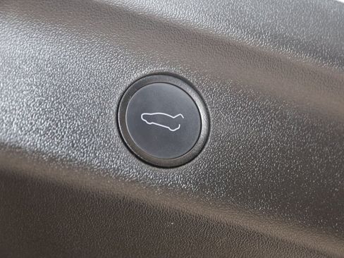 Used 2022 Tesla Model Y Performance AWD/4WD image 45