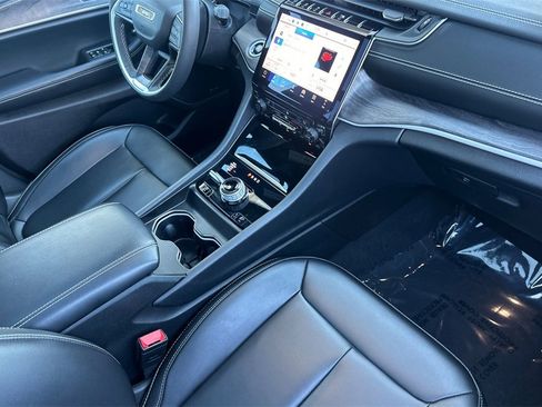 Used 2024 Jeep Grand Cherokee Limited 4xe image 18