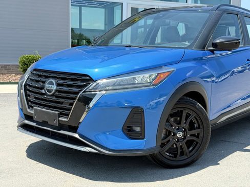 Used 2021 Nissan Kicks SR w/ SR Premium Package FWD image 2