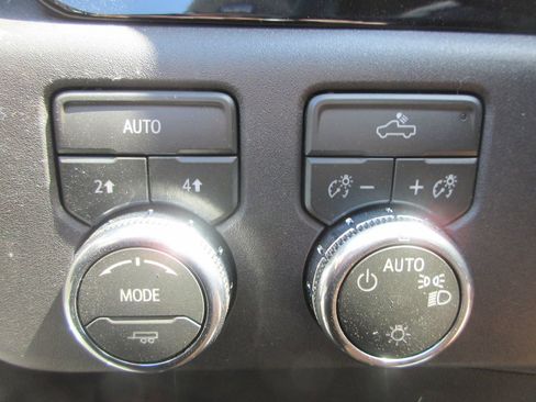 New 2026 GMC Sierra 1500 SLE image 14