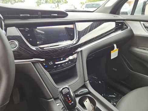 New 2025 Cadillac XT6 Premium Luxury w/ Technology Package image 32
