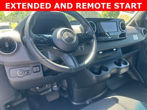 Used 2025 Mercedes-Benz Sprinter 3500 image 22
