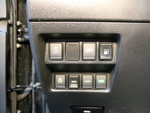 Used 2018 Nissan Rogue SV AWD/4WD image 20