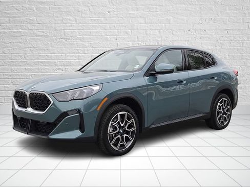 New 2026 BMW X2 xDrive28i w/ Technology Package AWD/4WD image 2