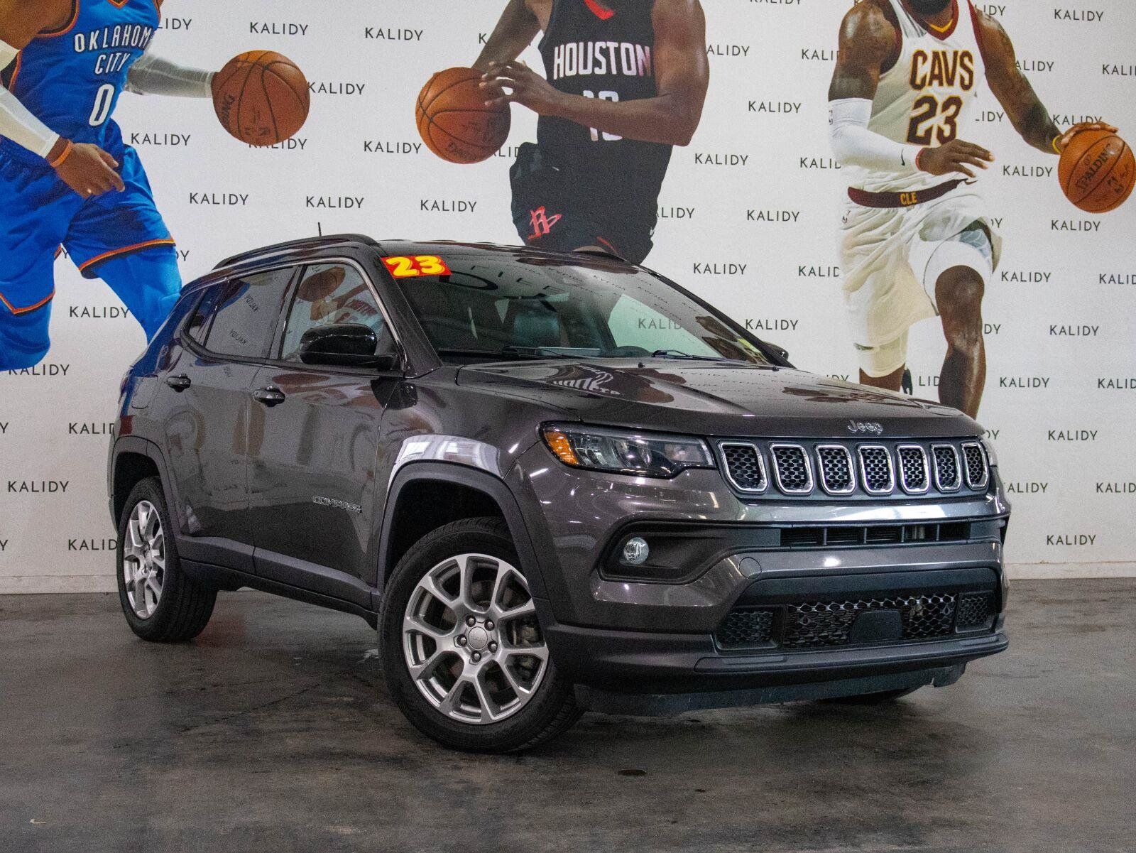 Used 2023 Jeep Compass Latitude AWD/4WD image 2