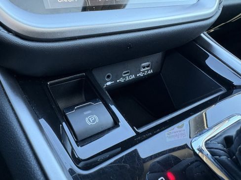 Certified 2025 Subaru Outback Limited w/ Popular Package #2 image 21