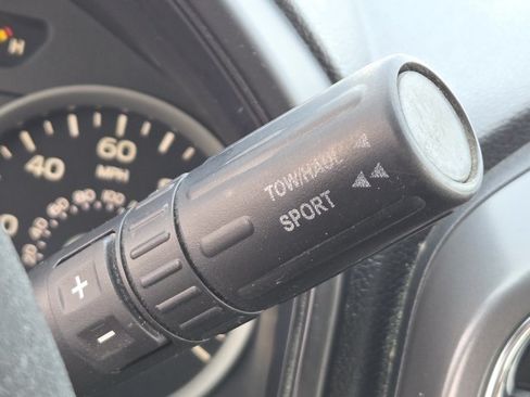 Used 2017 Ford F150 XLT AWD/4WD image 5