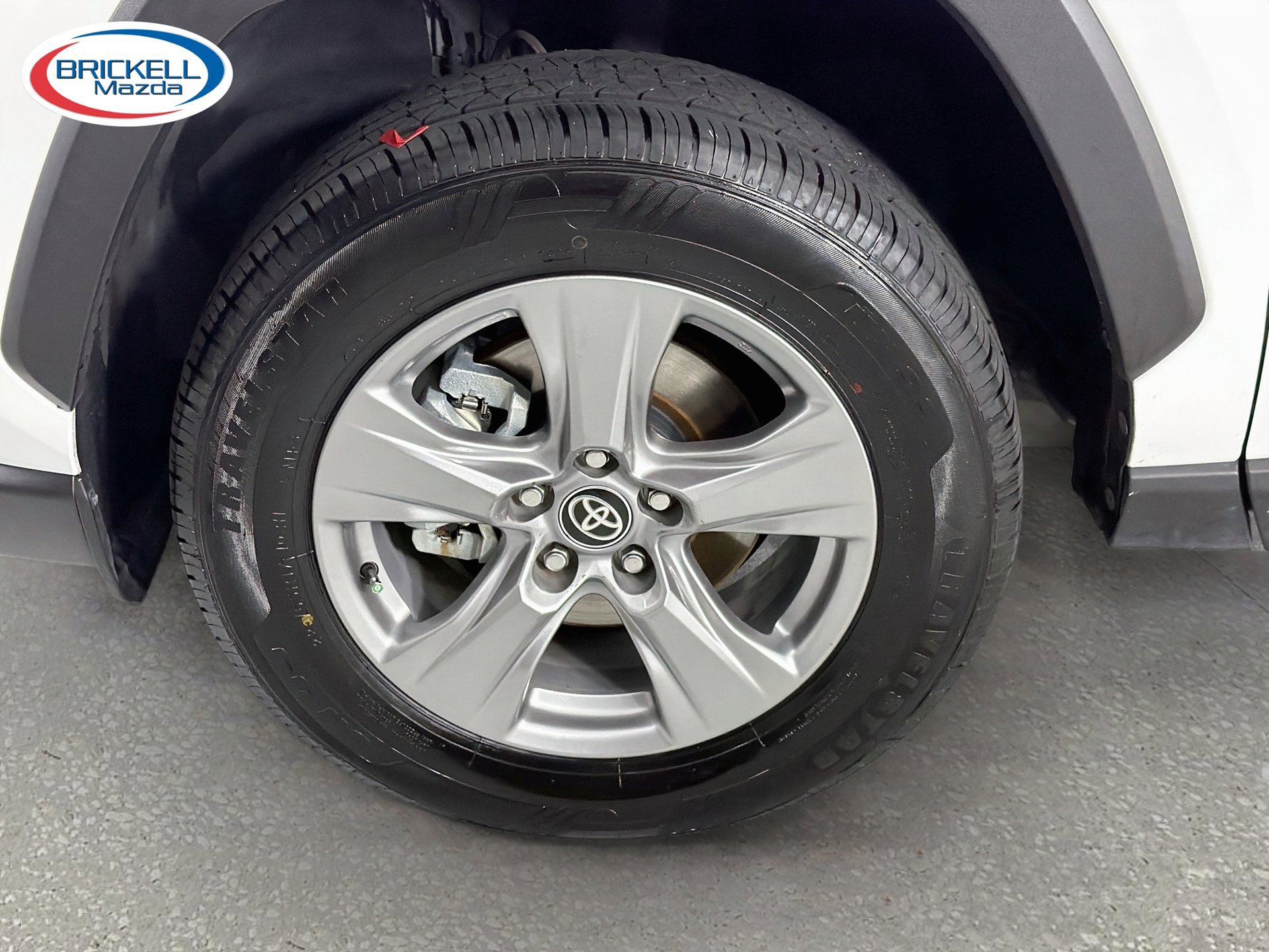 Used 2025 Toyota RAV4 XLE FWD image 38
