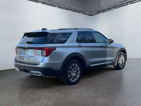 Used 2025 Ford Explorer Platinum image 5