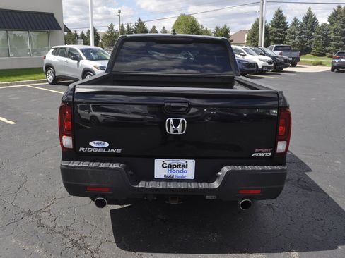 Used 2023 Honda Ridgeline Sport image 6