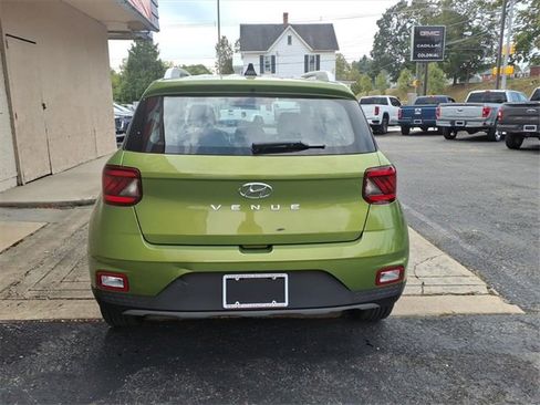 Used 2022 Hyundai Venue SEL image 6