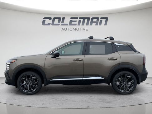 New 2026 Nissan Kicks SR w/ Cold Weather Package image 2