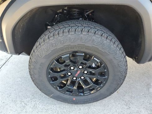 New 2026 GMC Canyon Elevation w/ Convenience Package image 5