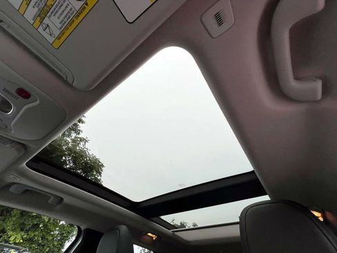 Certified 2021 Jeep Renegade Limited w/ Sun & Sound Group image 35