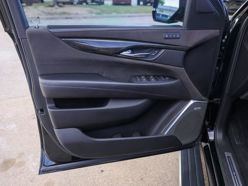 Used 2018 Cadillac Escalade ESV Platinum image 23