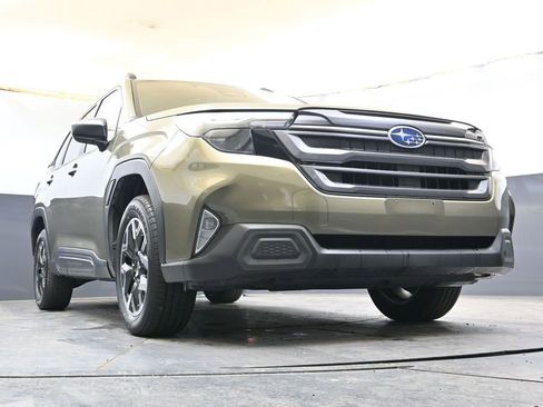 Certified 2025 Subaru Forester Premium AWD/4WD image 36