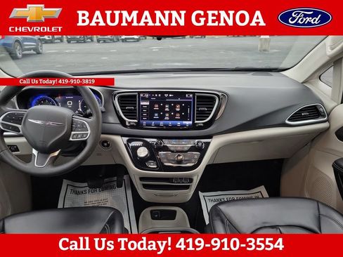 Used 2023 Chrysler Pacifica Touring-L image 20