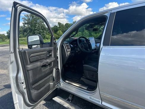 New 2026 RAM 3500 Limited AWD/4WD image 9