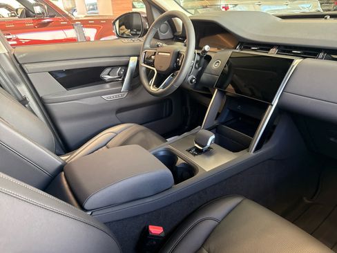 Used 2025 Land Rover Discovery Sport S image 10