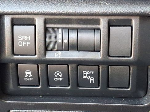 Used 2020 Subaru Crosstrek 2.0i Limited w/ Moonroof Package w/Navigation image 28