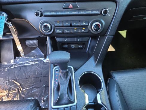 Used 2021 Kia Sportage S image 18