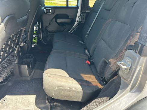 Used 2021 Jeep Wrangler Unlimited Rubicon image 25