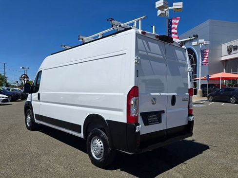 Used 2025 RAM ProMaster 2500 w/ Convenience Group FWD image 5