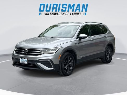 Used 2023 Volkswagen Tiguan SE AWD/4WD image 1