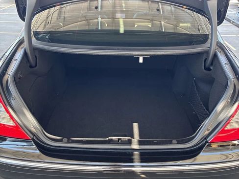 Used 2009 Mercedes-Benz E 350 Sedan image 12