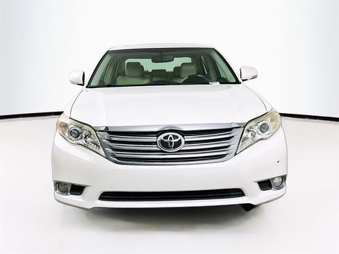 Used 2012 Toyota Avalon image 5