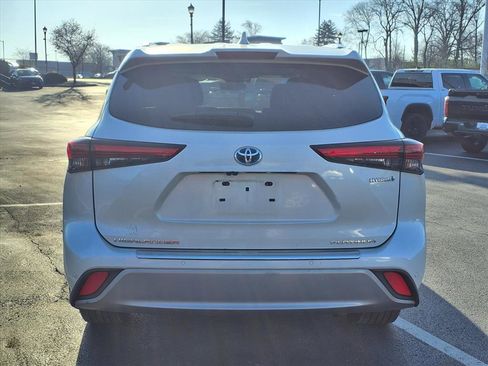 Used 2021 Toyota Highlander Platinum image 32