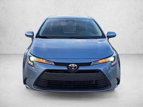 Used 2023 Toyota Corolla LE FWD image 2