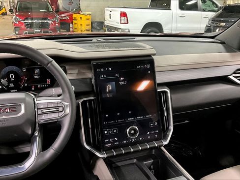 Used 2026 GMC Acadia Elevation w/ Elevation Premium Package image 7