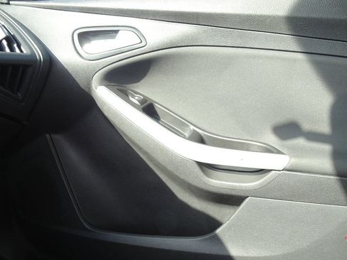 Used 2014 Ford Focus SE w/ Equipment Group 201A image 29