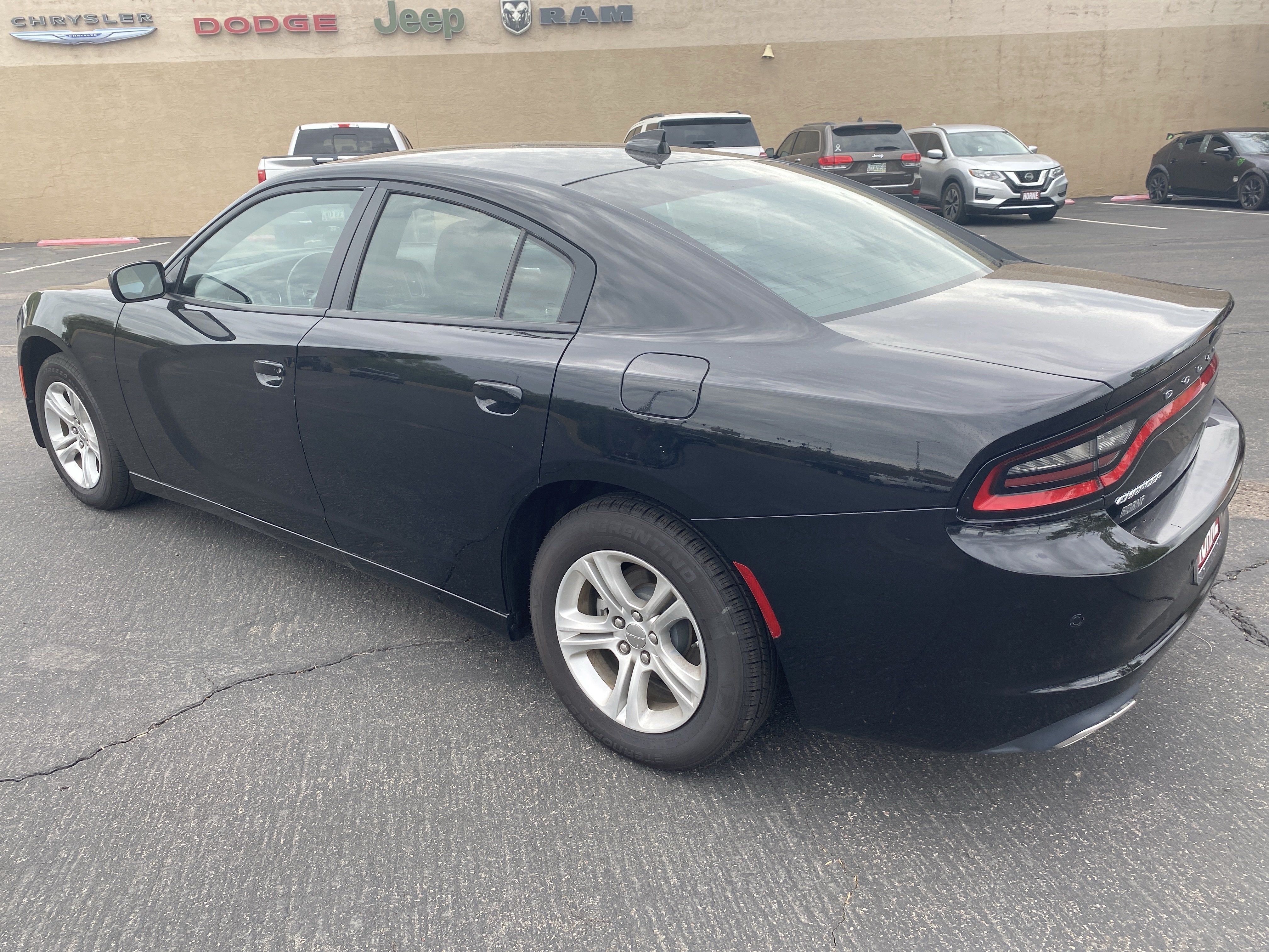 Used 2023 Dodge Charger SXT RWD image 2