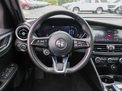 Used 2024 Alfa Romeo Giulia Ti AWD/4WD image 8